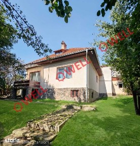 Casă familială de vânzare în Sfântu Gheorghe, pe strada Dealului!