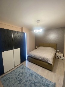 Închiriez apartament