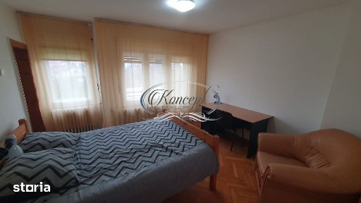Apartament cu 4 camere in zona UMF