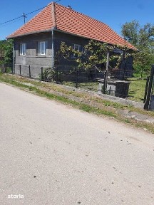 Casa de vanzare - la 10min de autostrada - Agrij, Salaj