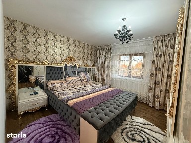 Casa / Vila de vanzare cu 5 camere - Cartierul Nou, Sascut
