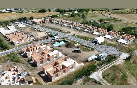 Case noi single premium la cheie sau la rosu, 7 arii, in Livezeni