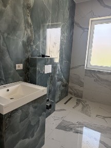 Vând casa in Giroc zona neptun in spatele hotel IQ