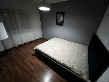 Apartament cu trei camere decomandat, pe strada Henri Coanda