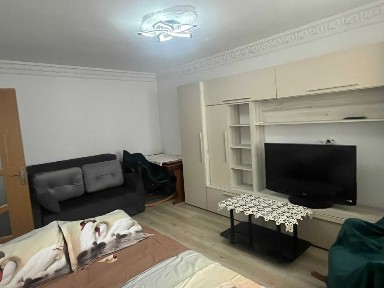 Inchiriez apartament 2 3 camere tomis nord