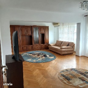 Apartament 4 camere - semidecomandat recompartimentat Zona Frumoasa