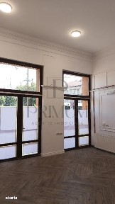Spatiu comercial renovat cu vitrina - Semicentral