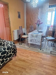 Vand apartament 3 camere