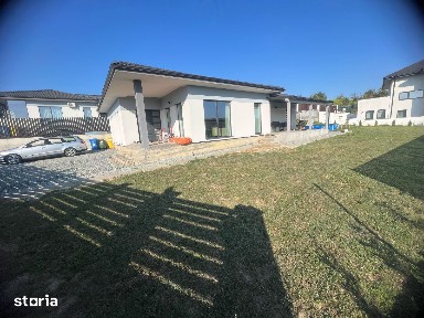 Casa nouă cu teren de 700 mp