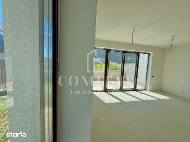 Casa tip duplex în Baciu