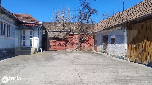 Casa spatioasa cu teren generos de 1447 mp in Șomcutu Mic - ideala