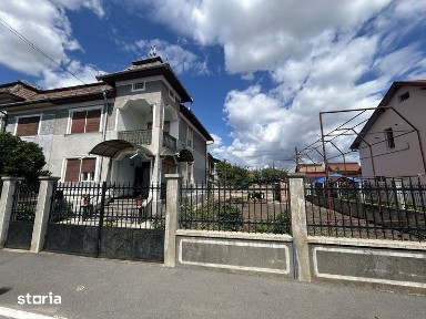 Casa de Vanzare ! zona -Sarat.pozitionare foarte buna!actele la zi!