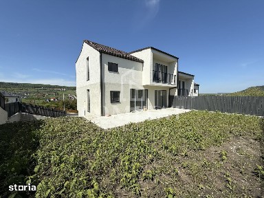 Case cuplate finalizate la intrare în Chinteni