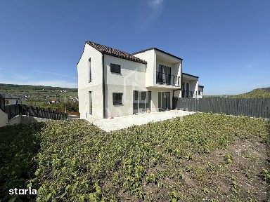 Case cuplate finalizate la intrare în Chinteni