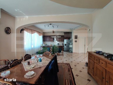 Casa deosebita 260 mp, teren 400 mp, zona Andrei Muresanu Engels