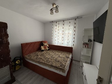 3 camere decomandat ultracentral Câmpeni | 65 mp + garaj + pod