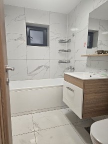 Apartament cu 2 camere decomandate