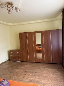 Se vinde casa de colonie