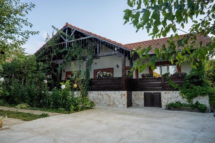 PROPRIETATE DEOSEBITĂ - Casă, Teren 2.500 MP si potential turistic