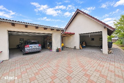 Casa individuala cu 7 camere,1500 mp teren,Barabant
