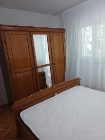 Proprietar, inchiriez apartament 3 camere, Timisoara, zona Lipovei cu boxa si garaj.