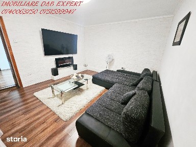 Vanzare casă cu 5 camere, curte, zona centrala
