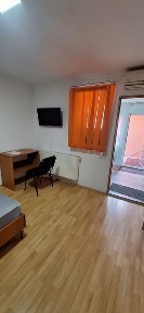 Închiriez Garsonieră în vilă