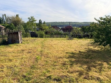 Vand casa si teren