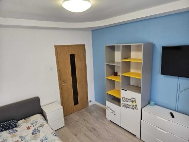 Apartament 3 camere decomandat, etaj I, V. Aaron