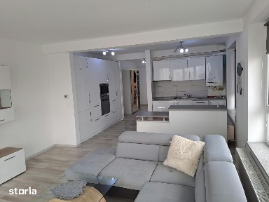 Penthouse 3 camere, balcon, etaj 8
