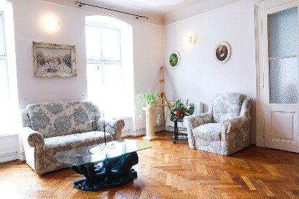 Apartament de inchiriat 3 camere in zona centrala