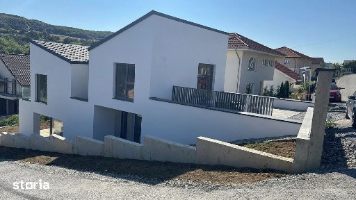 Casa individuala P+E cu panorama superba - Chinteni