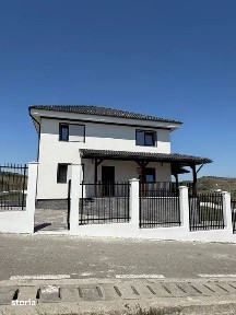 Casa spatioasa, liniste si confort - Cartierul Tinerilor Casatoriti