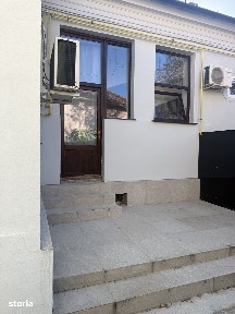 Dau în chirie spațiu ultracentral pt birou /cabinet medical