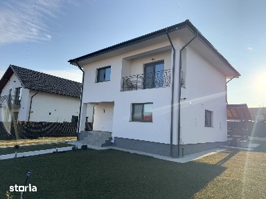 Pozitie buna! 500 mp teren! BECI! Vila Valea Adanca (Miroslava)