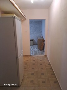 Inchiriez apartament 2 camere,strada Republicii.