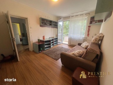 Apartament cu 3 camere de vanzare pe str.Selimbarului-Oradea