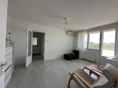 Vand 2 camere cu centrala termica, bloc anvelopat, str Covasna - sector 4 - Bucuresti