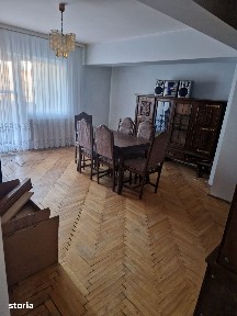 Apartament 3 camere zona Calea Nationala/Mall, etaj 4 cu sarpanta