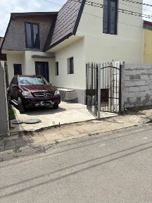 Casa de vanzare ( zona EDEN )