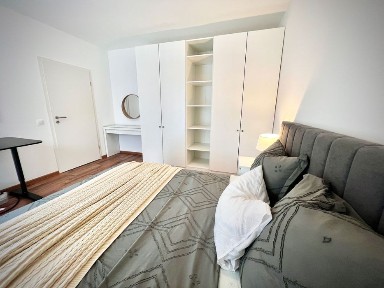 Ofer spre ÎNCHIRIERE termen lung/ mediu APARTAMENT 2 CAMERE