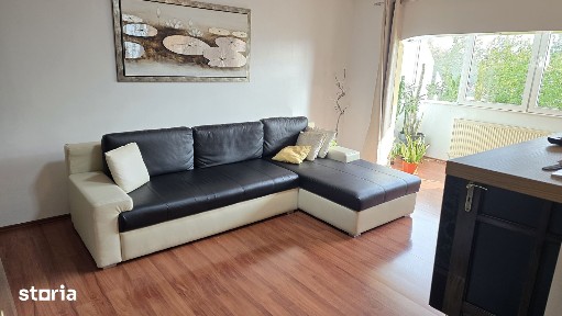 Vand apartament 4 camere cu GARAJ in Deva, zona Dorobanti, etaj 2