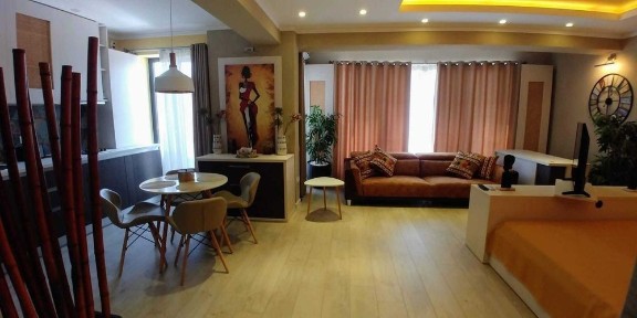 Inchiriez studio modern