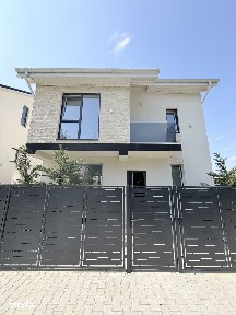 Casa nouă individuala cu 4 camere și mansardă în Bragadiru