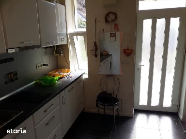 Inchiriez ap. 1 camera Central Teatru Piata Mare Politie cu Termoteca