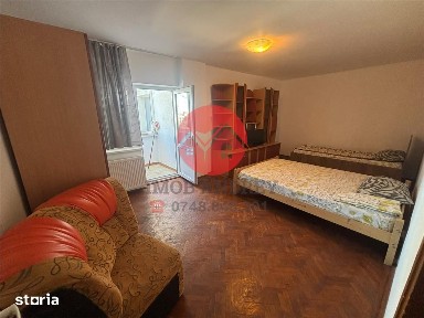 Apartament 3 camere de inchiriat, centrala proprie pe gaz - Victoriei