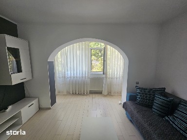 2 camere, etaj 1, stradal, vis-a-vis de Spitalul Militar