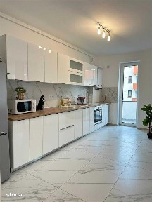 Apartament modern 3 camere 2 bai parcare si terasa zona Centrala