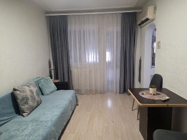 Închiriez garsonieră str Fagurelui