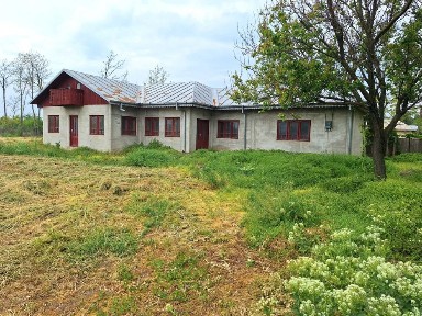 Teren+casa de vanzare